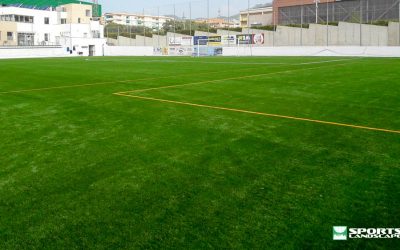 Reposición del césped en el campo de fútbol municipal de Lloret de Mar