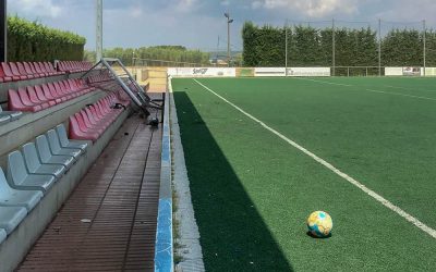 Inicio de las obras de remodelación del campo de fútbol municipal de La Bisbal de l’Empordà.