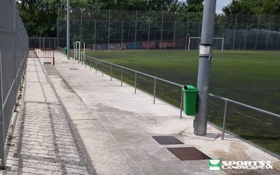 Firma del contrato para las obras de sustitución césped artificial en campo de fútbol de San Jorge