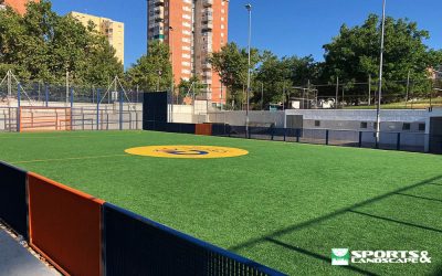 Renovación césped artificial de la pista Cruyff de Terrassa