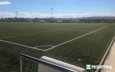 Firma del contrato de renovación de césped artificial en el campo de fútbol de la Ciudad Deportiva Tafalla