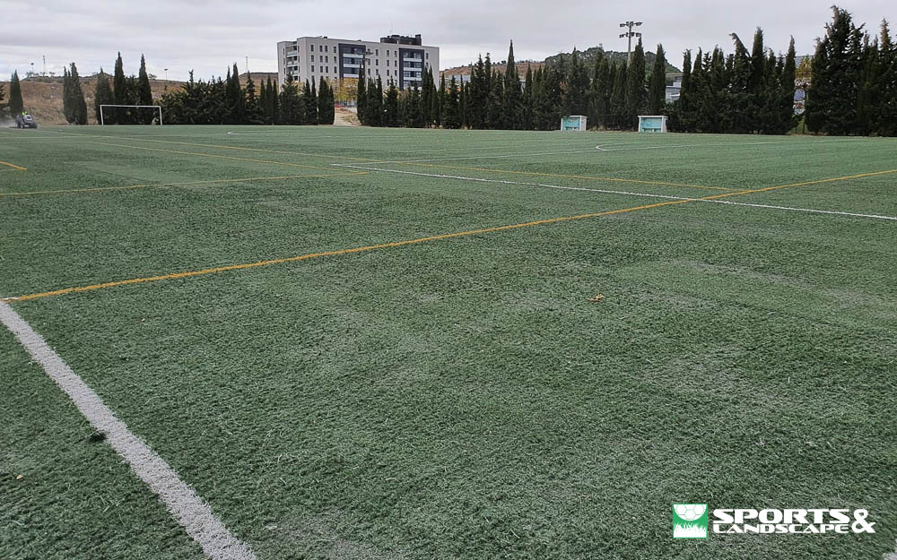 Instalación césped artificial reutilizado en campo anexo de la Ciudad Deportiva de Tafalla (Navarra)